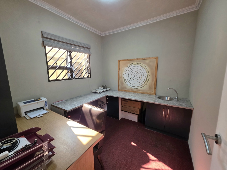4 Bedroom Property for Sale in Flamingo Park Free State